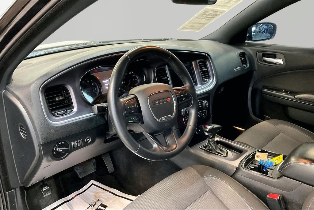 Used 2018 Dodge Charger SXT w/ Blacktop Package RWD image 19