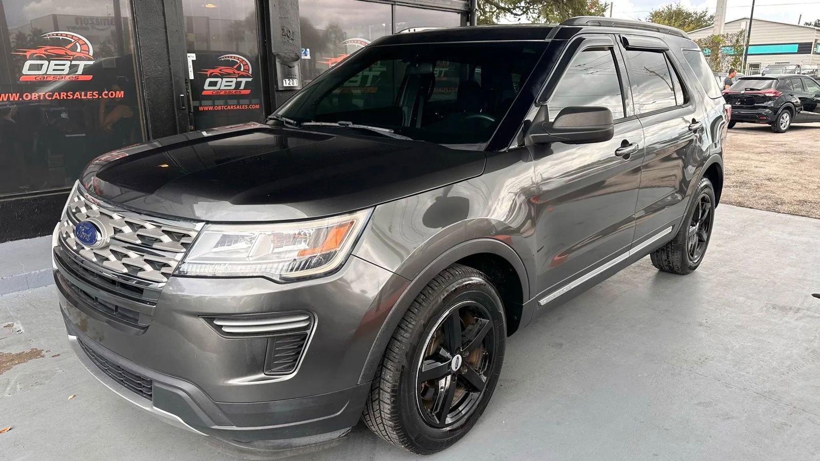 Used 2018 Ford Explorer XLT image 1