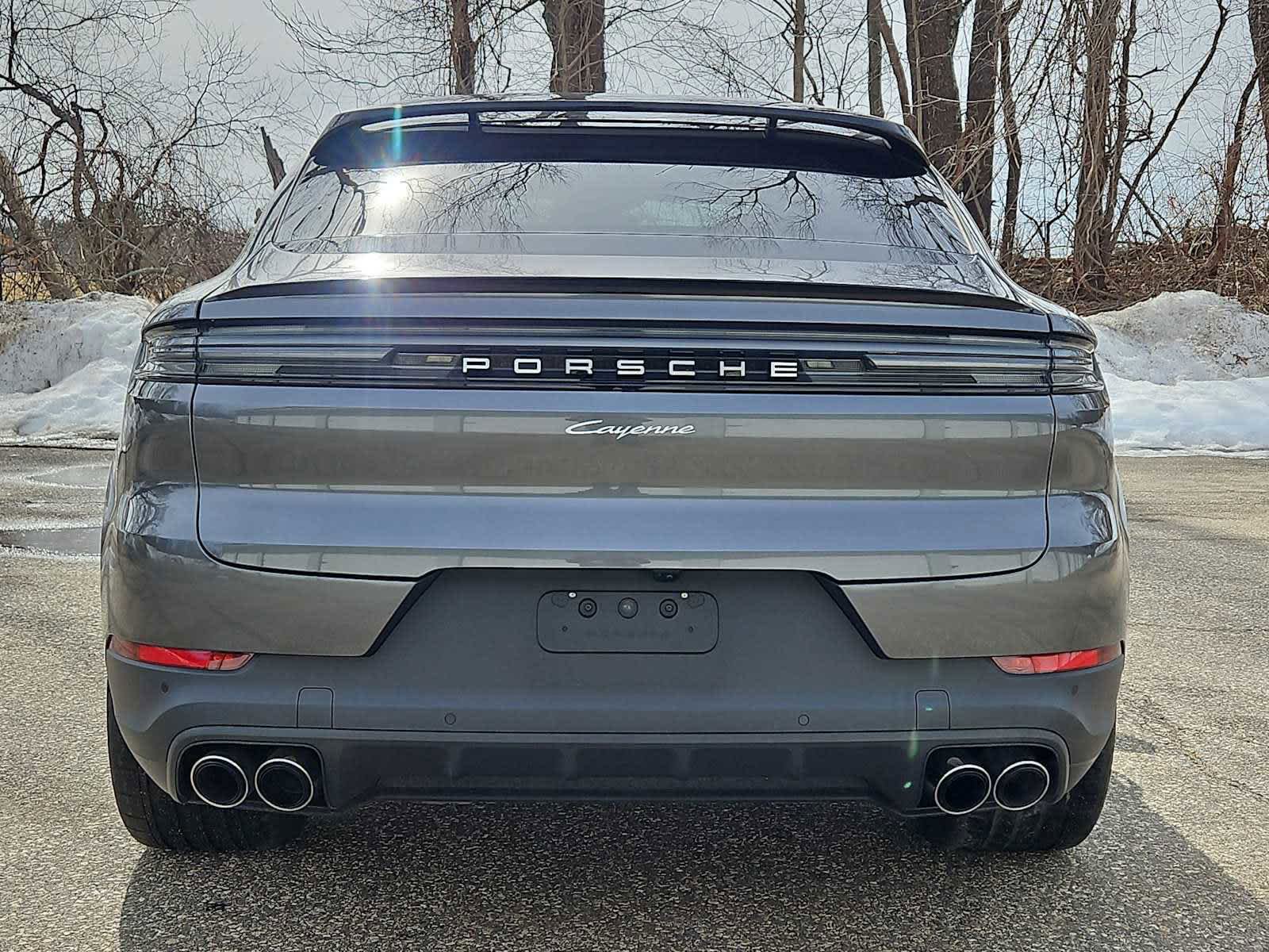Certified 2024 Porsche Cayenne Coupe AWD/4WD image 4