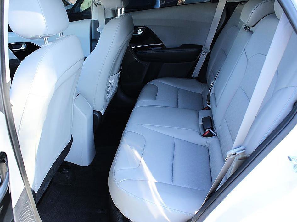 Used 2022 Kia Niro LXS image 19