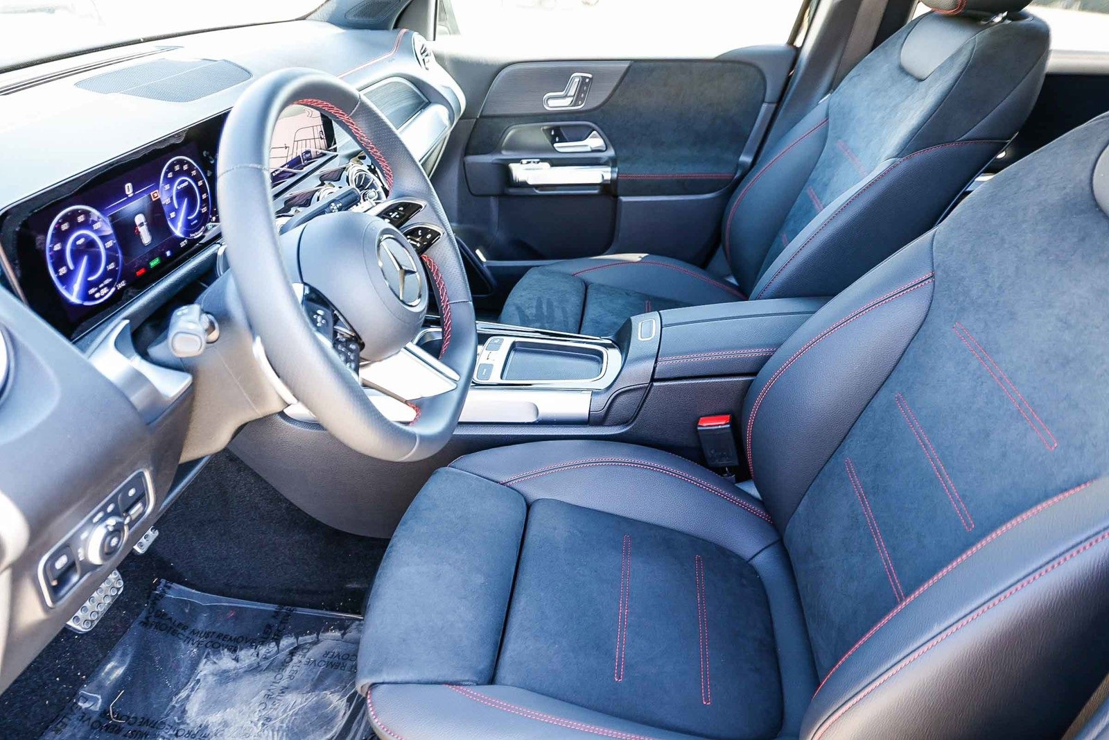 Used 2024 Mercedes-Benz EQB 300 4MATIC image 19