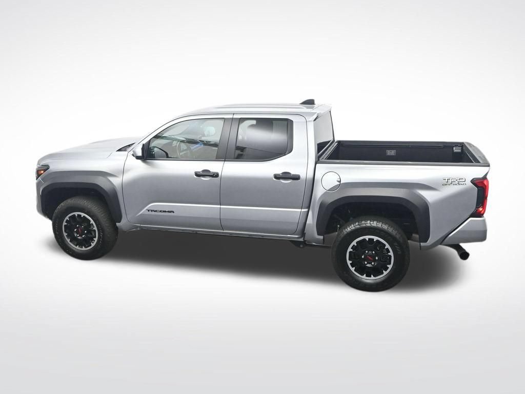 Used 2025 Toyota Tacoma TRD Off-Road AWD/4WD image 36