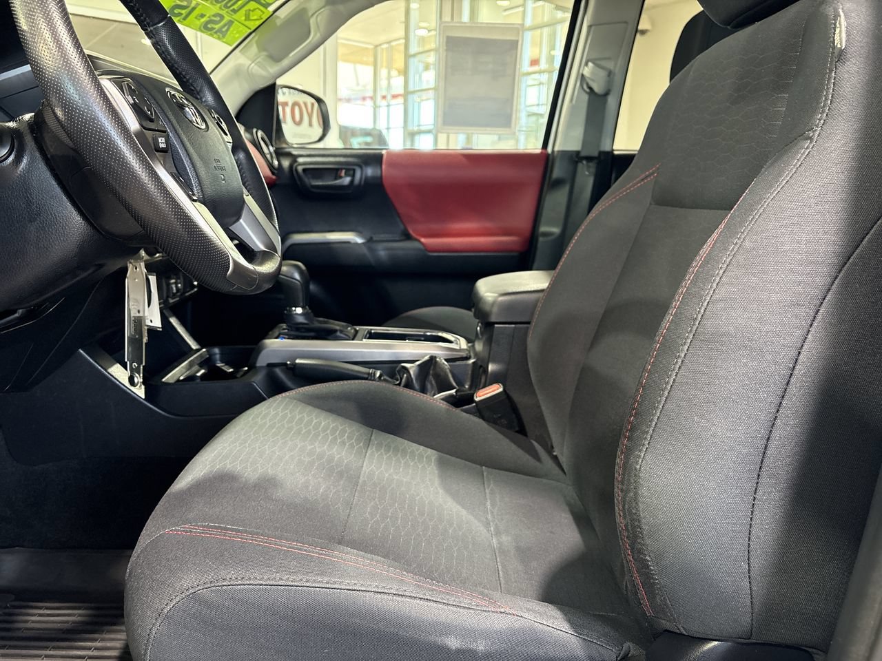Used 2019 Toyota Tacoma SR5 AWD/4WD image 11