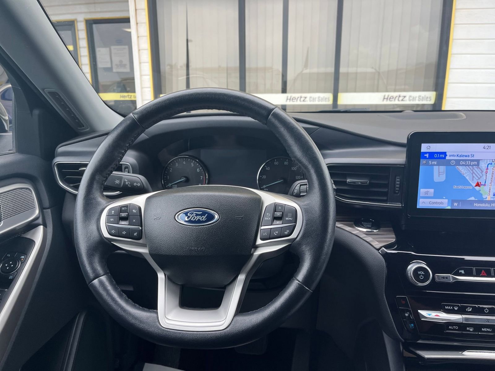 Used 2023 Ford Explorer Limited image 38