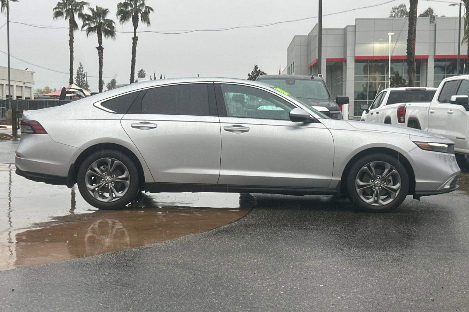 Used 2024 Honda Accord EX image 3