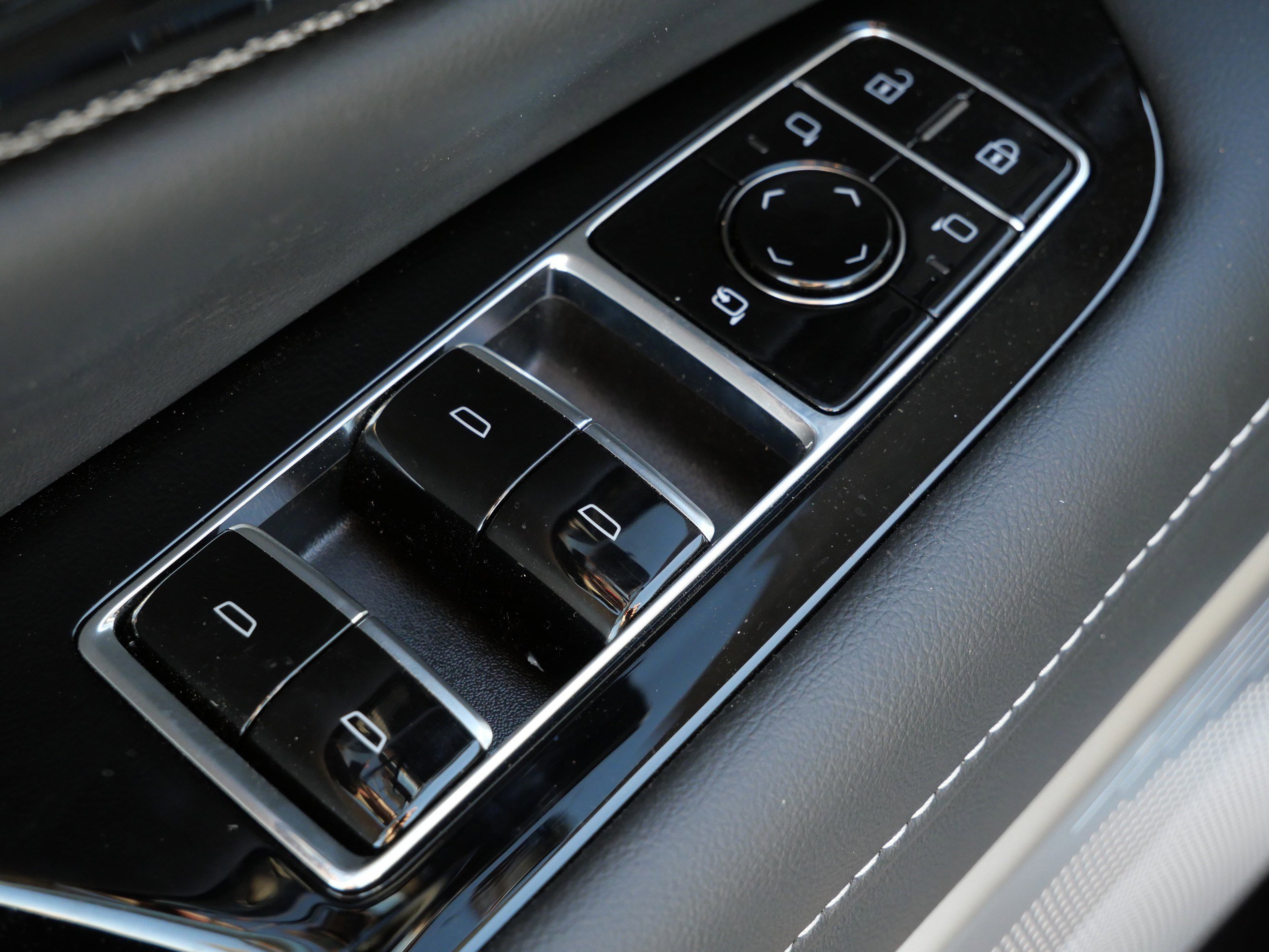 New 2026 Cadillac Optiq Sport 1 w/ LPO, Floor Liner Package image 18