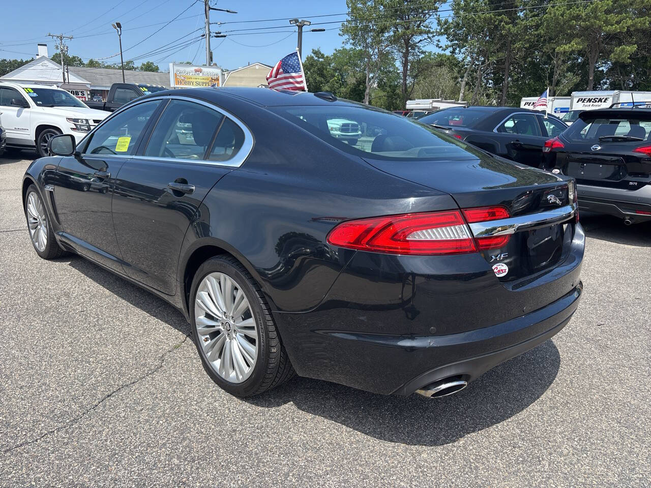 Used 2012 Jaguar XF Portfolio RWD image 8