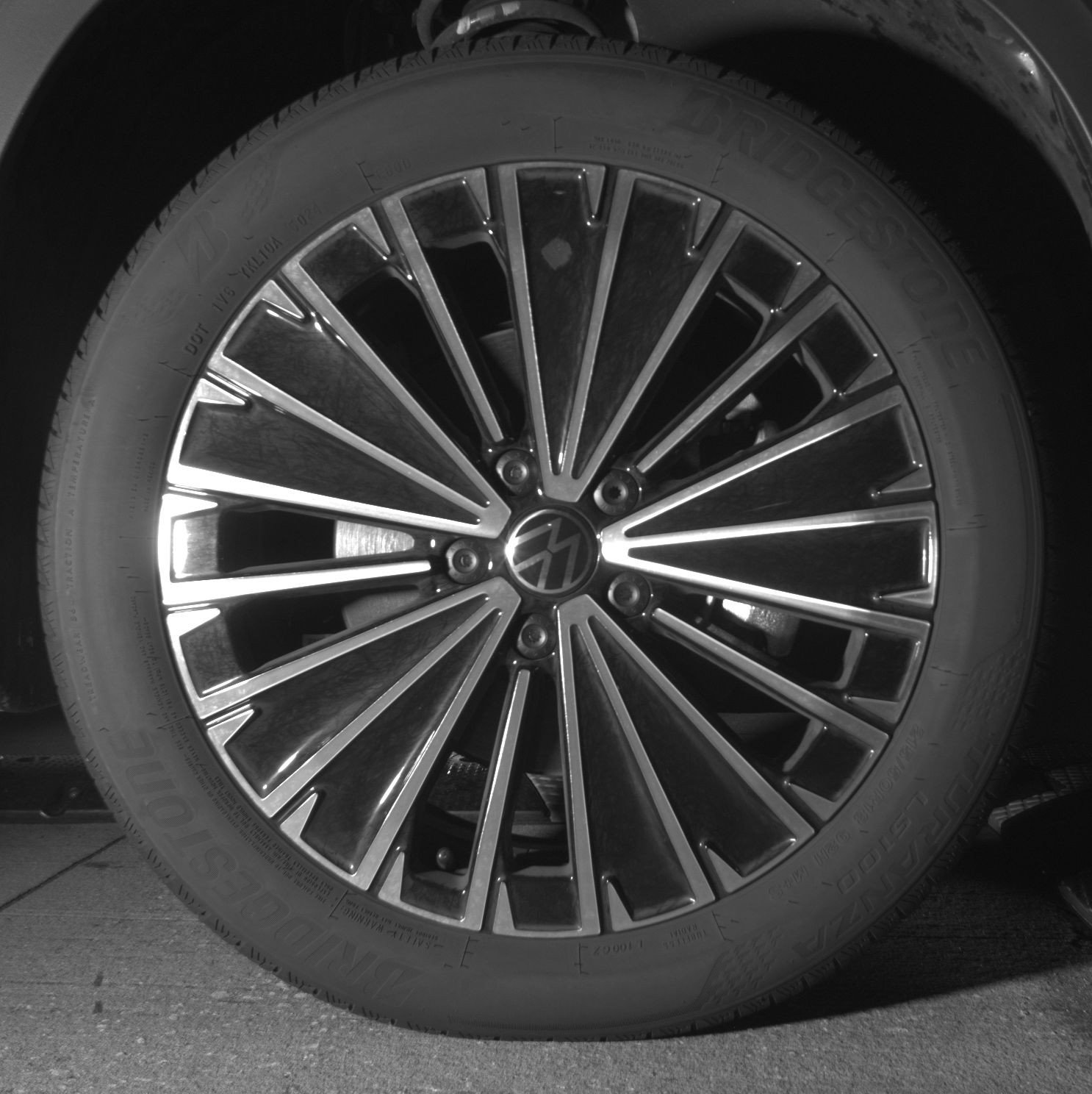 Used 2025 Volkswagen Taos SE image 13