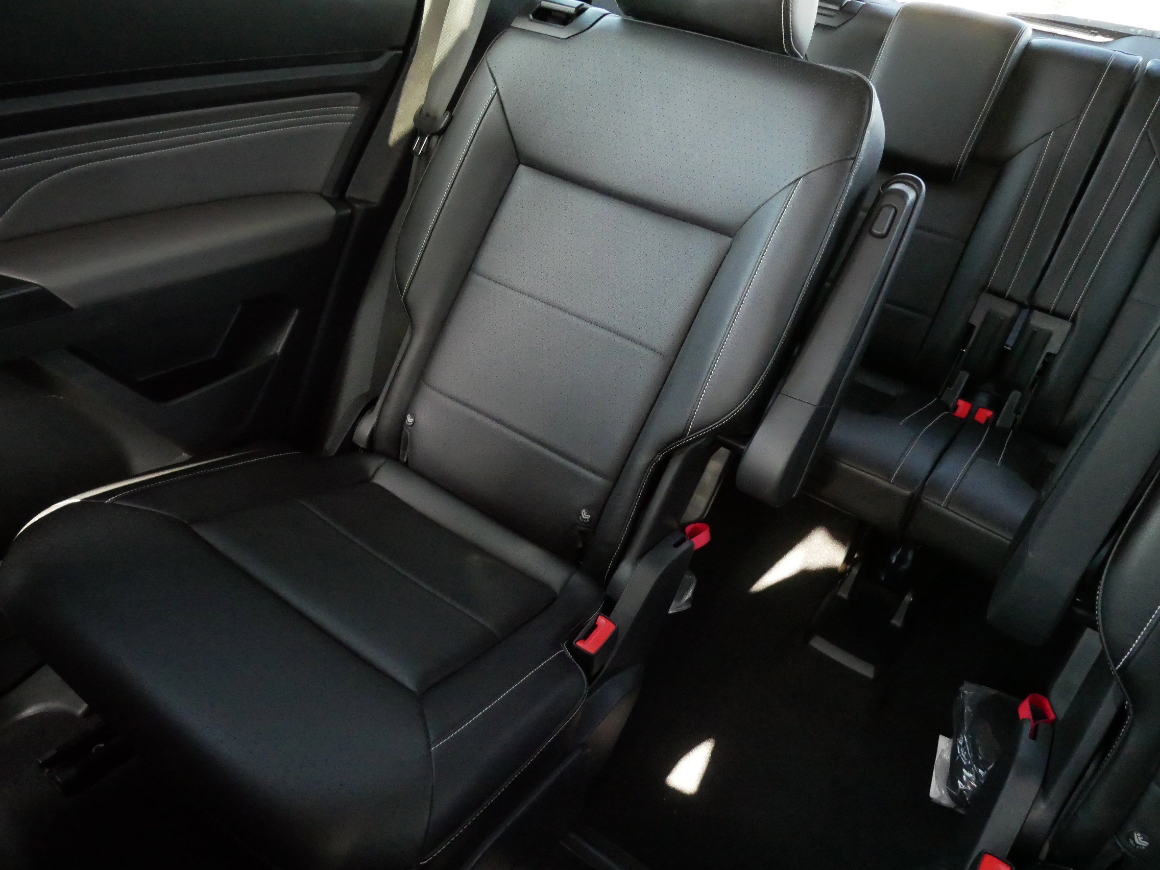 Certified 2023 Volkswagen Atlas SE image 12