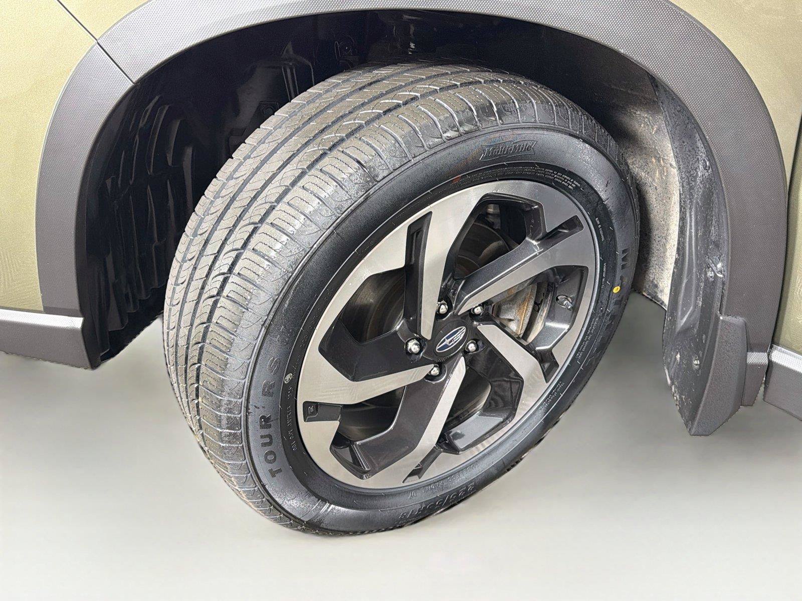 Used 2024 Subaru Forester Touring AWD/4WD image 38