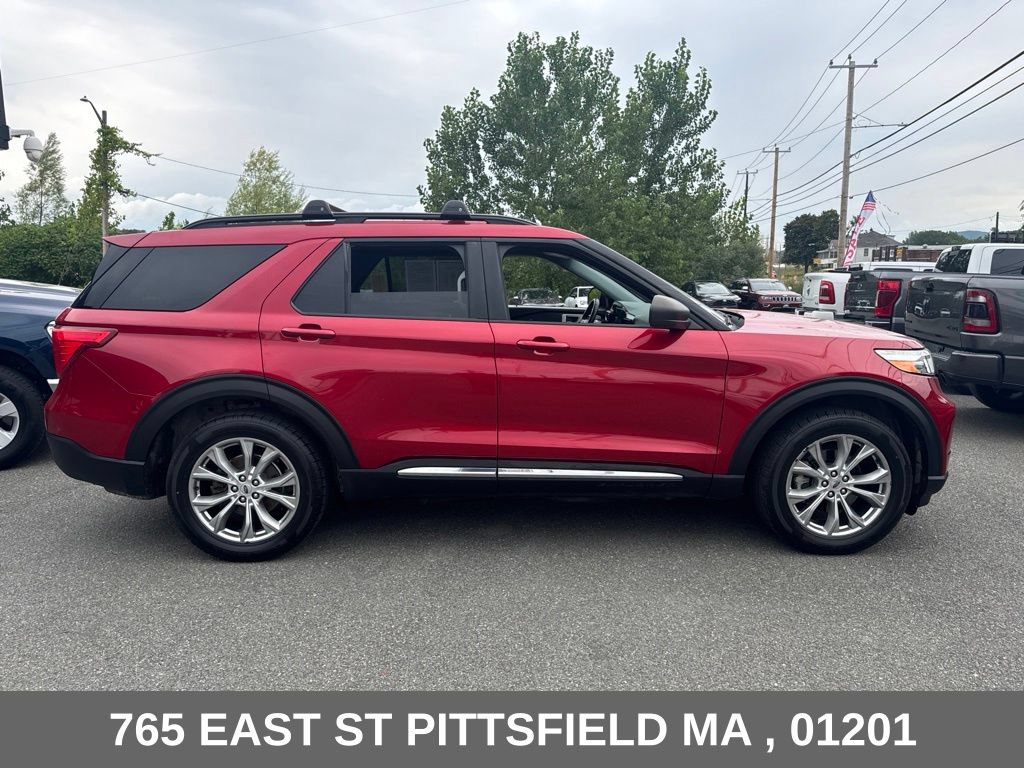 Used 2021 Ford Explorer XLT w/ Equipment Group 202A AWD/4WD image 9