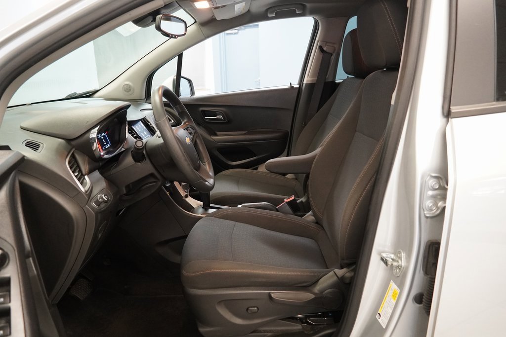 Used 2021 Chevrolet Trax LS w/ Tint and Cruise Package image 16