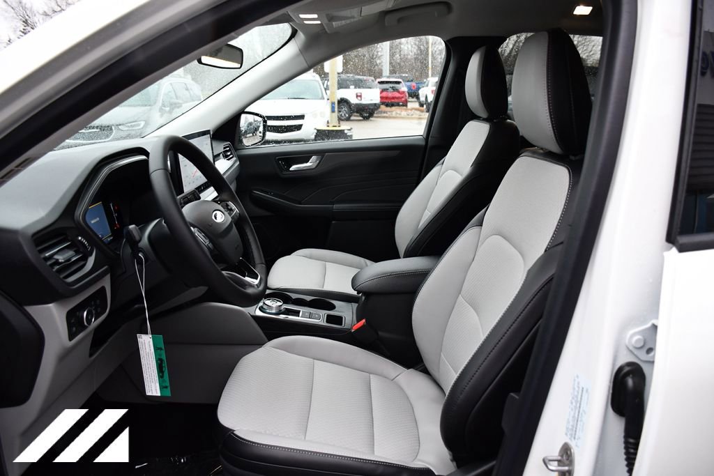 New 2024 Ford Escape SE FWD image 11