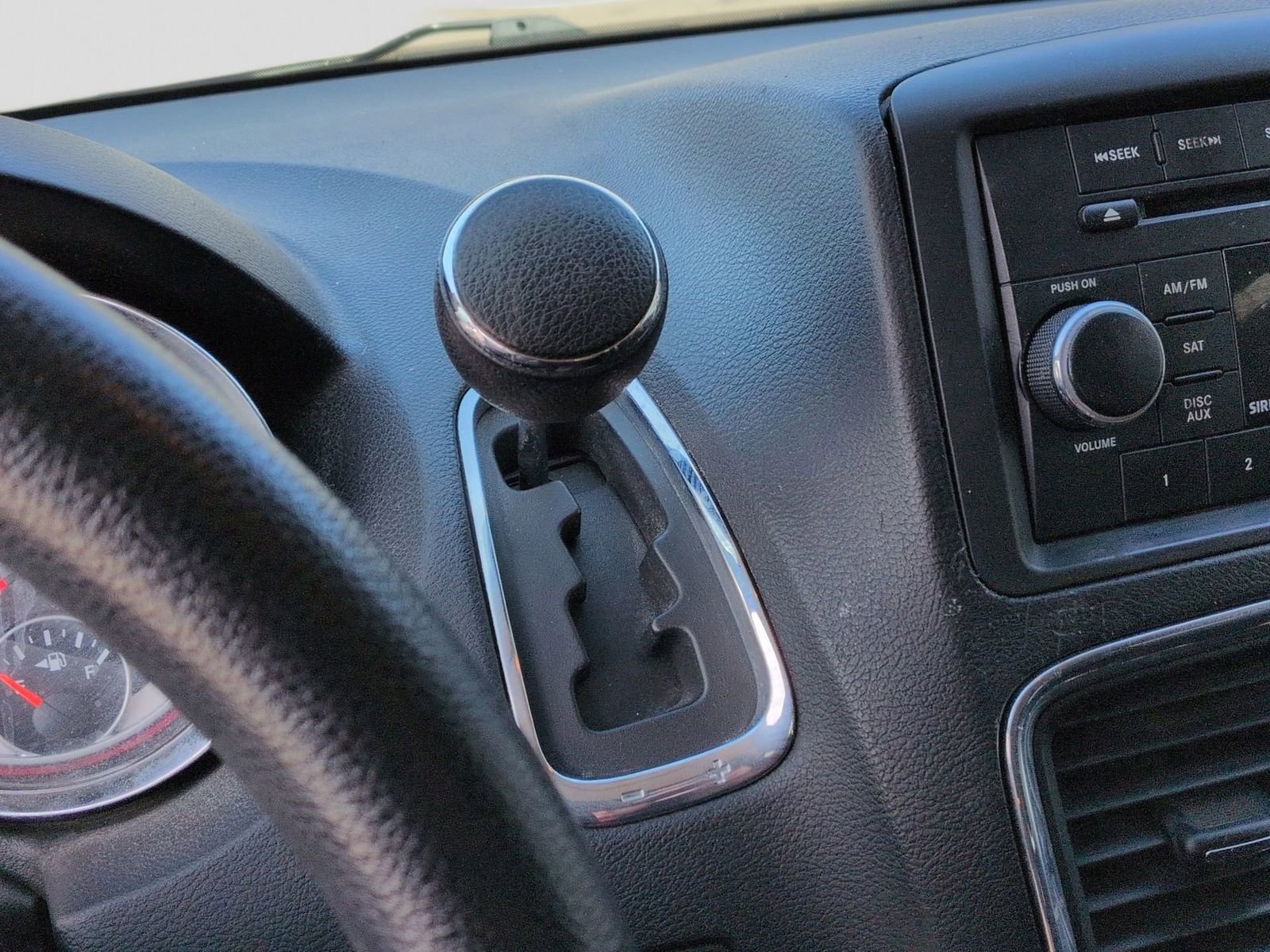 Used 2013 Dodge Grand Caravan SE image 35