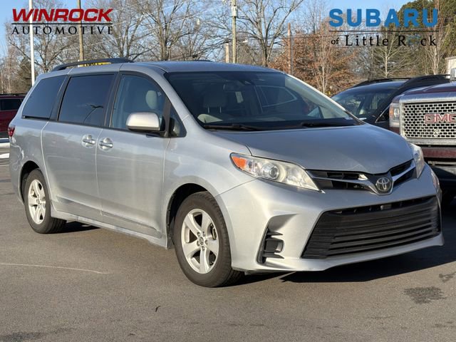 Used 2020 Toyota Sienna LE image 1