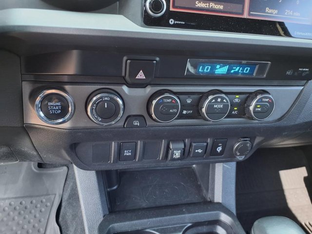 Used 2022 Toyota Tacoma TRD Off-Road image 12