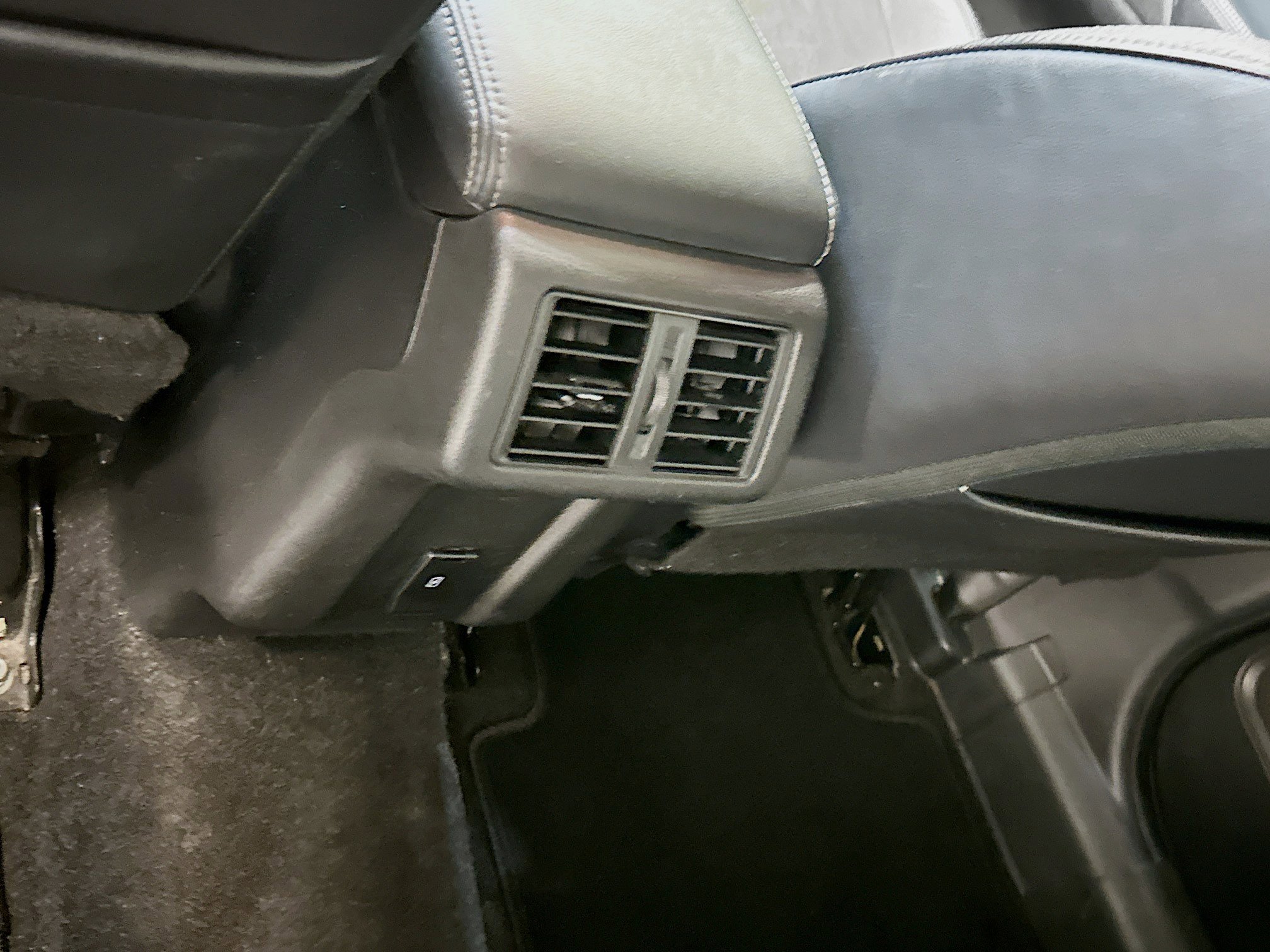 Used 2020 Mitsubishi Outlander SEL AWD/4WD image 27