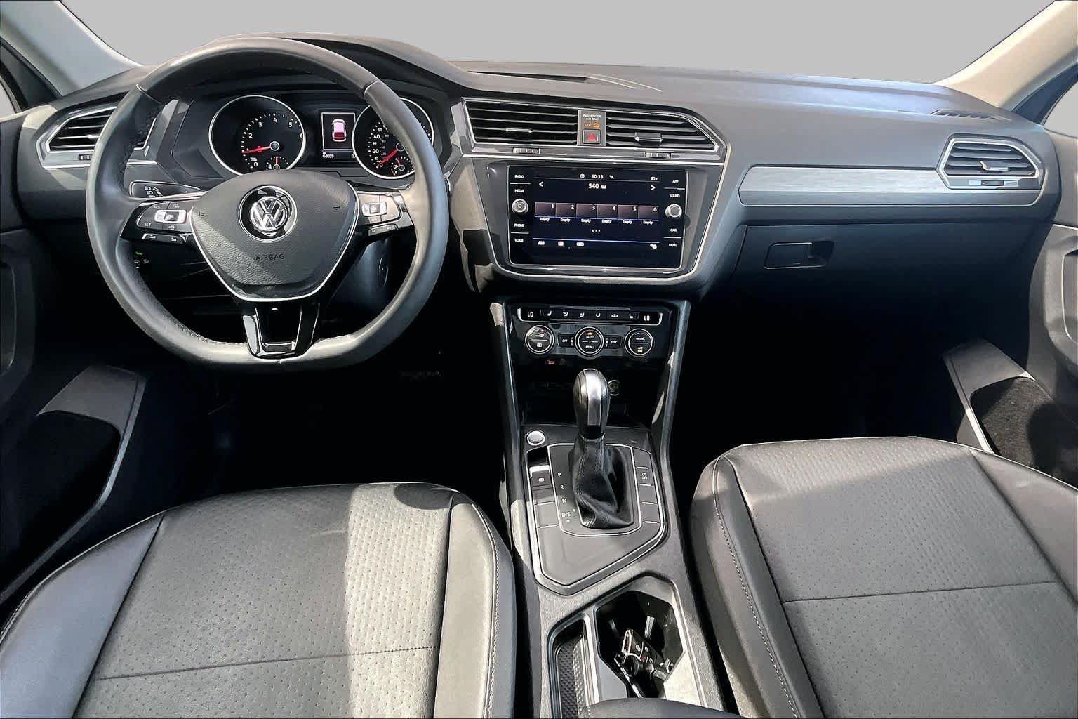 Used 2020 Volkswagen Tiguan SE w/ Panoramic Sunroof Package FWD image 16