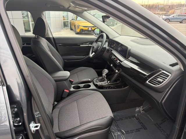 Used 2025 Kia Seltos S image 18