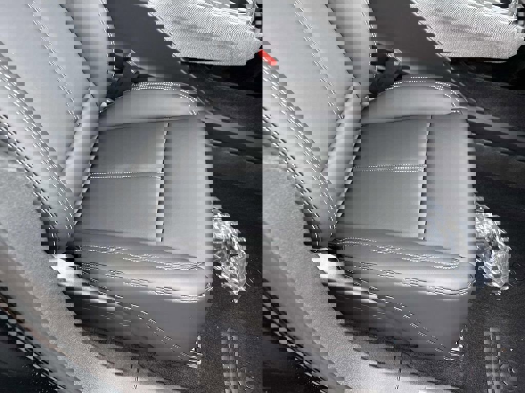 New 2026 Cadillac Optiq Sport 1 image 10