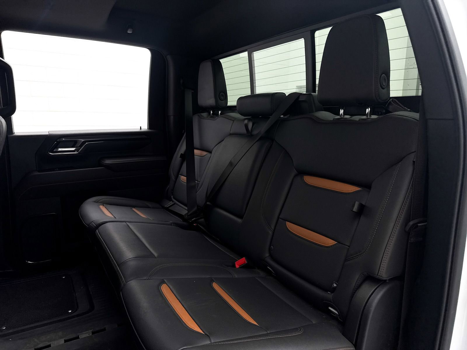 Used 2025 GMC Sierra 2500 AT4 w/ AT4 Premium Plus Package AWD/4WD image 29