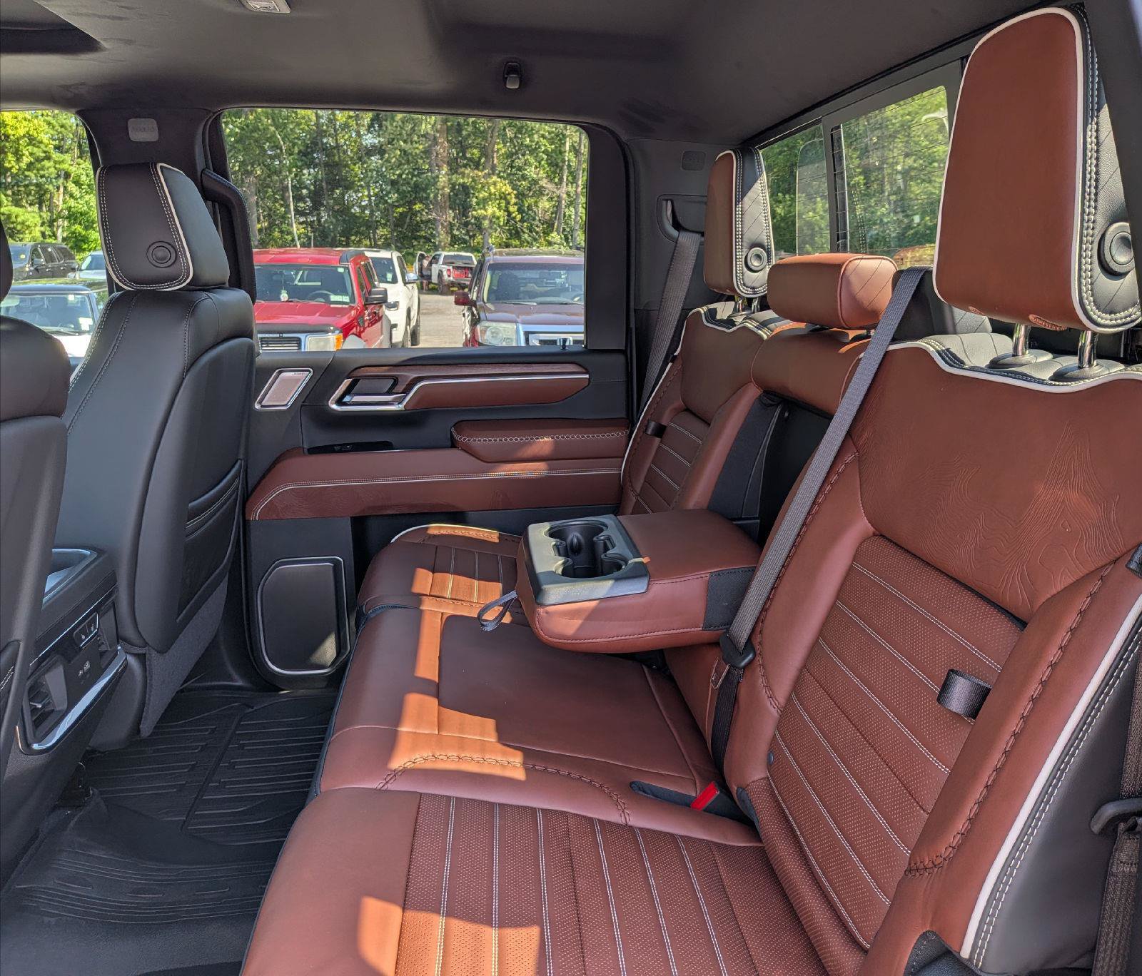 New 2026 GMC Sierra 2500 Denali Ultimate w/ LPO, Black Badging Package AWD/4WD image 23