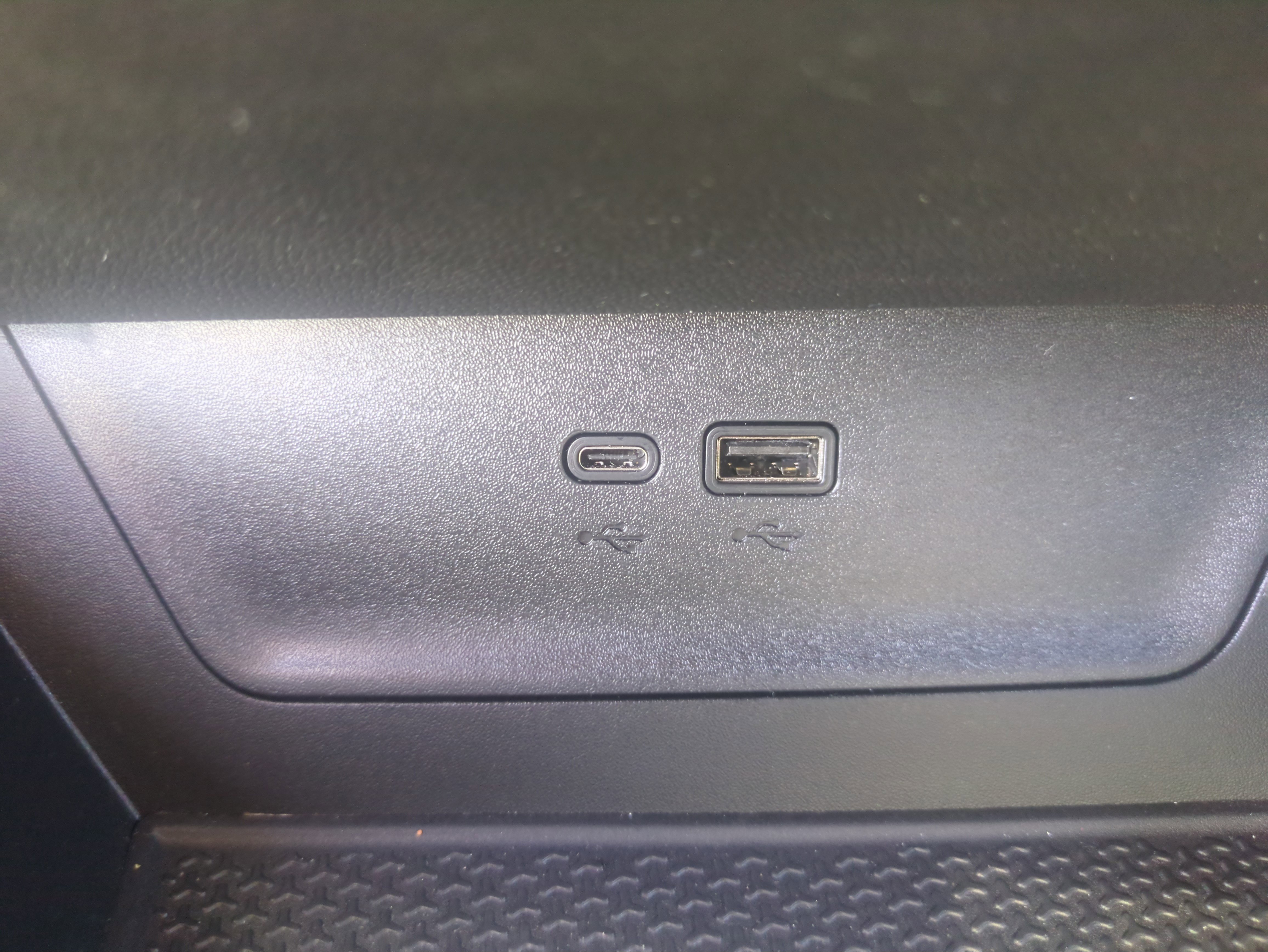 Used 2025 Chevrolet Equinox RS w/ Safety and Technology Package FWD image 28