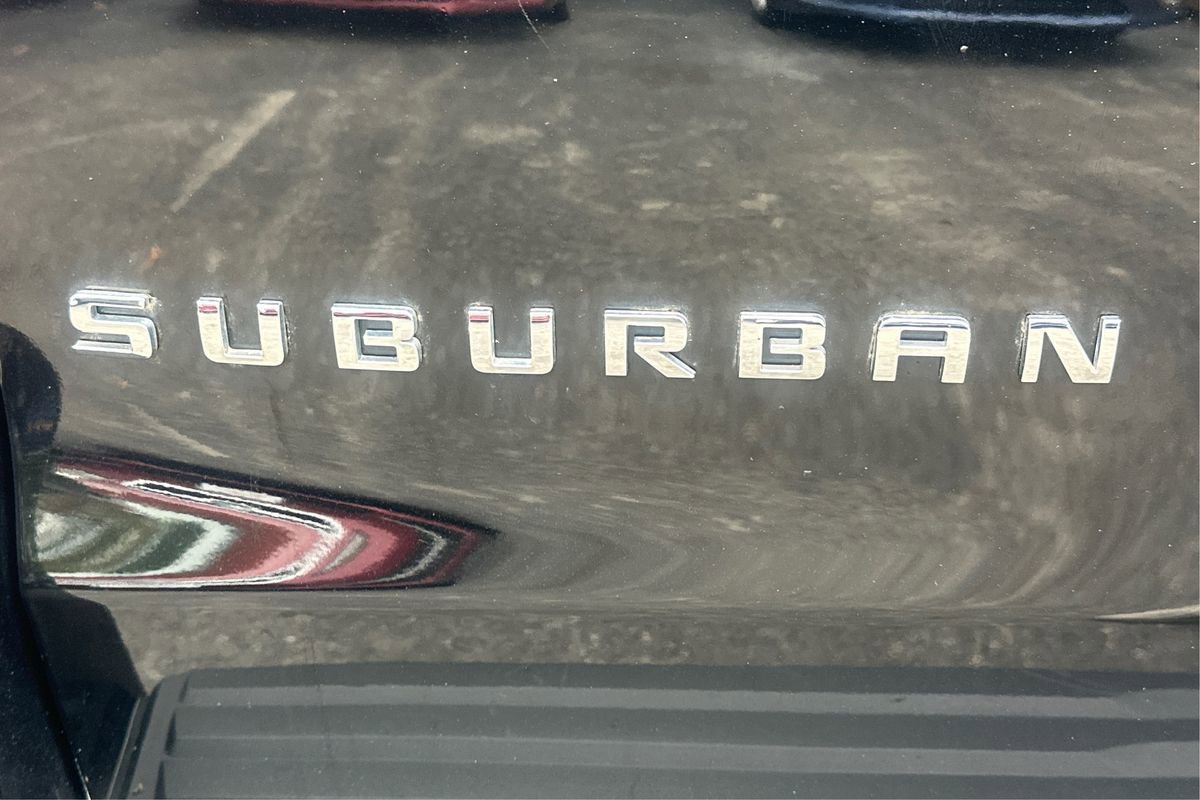 Used 2018 Chevrolet Suburban LT image 25