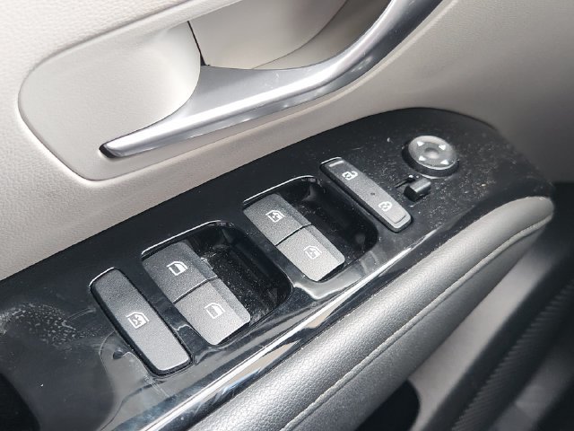 Used 2023 Hyundai Tucson Limited w/ Winter Package FWD image 22