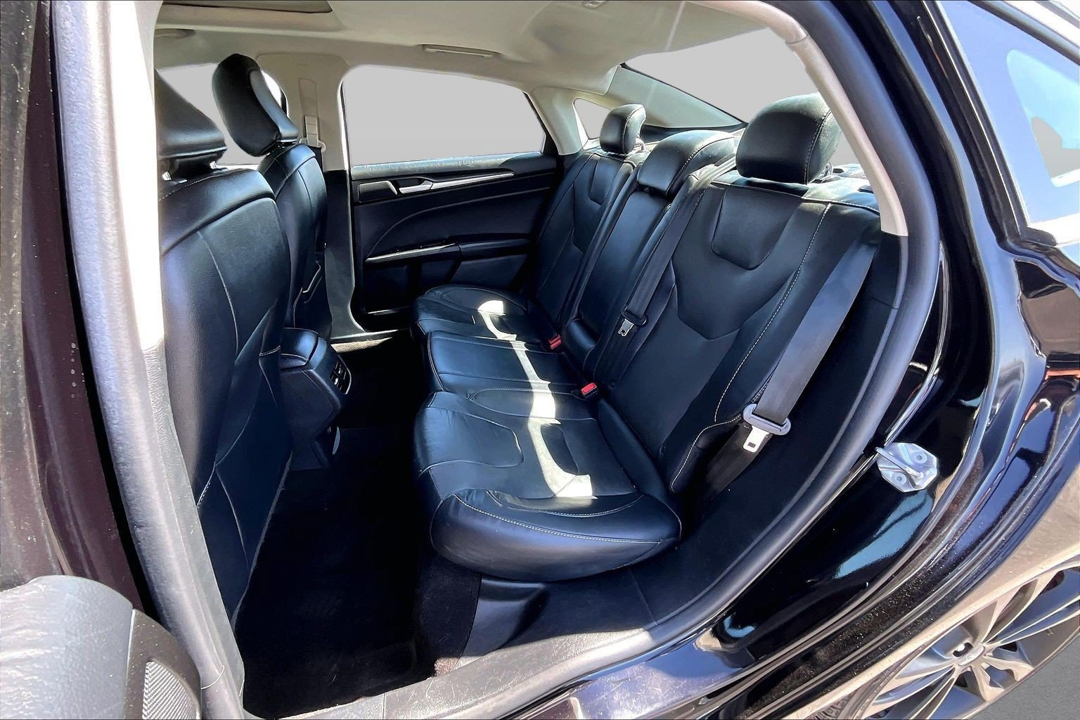 Used 2020 Ford Fusion Titanium AWD/4WD image 24