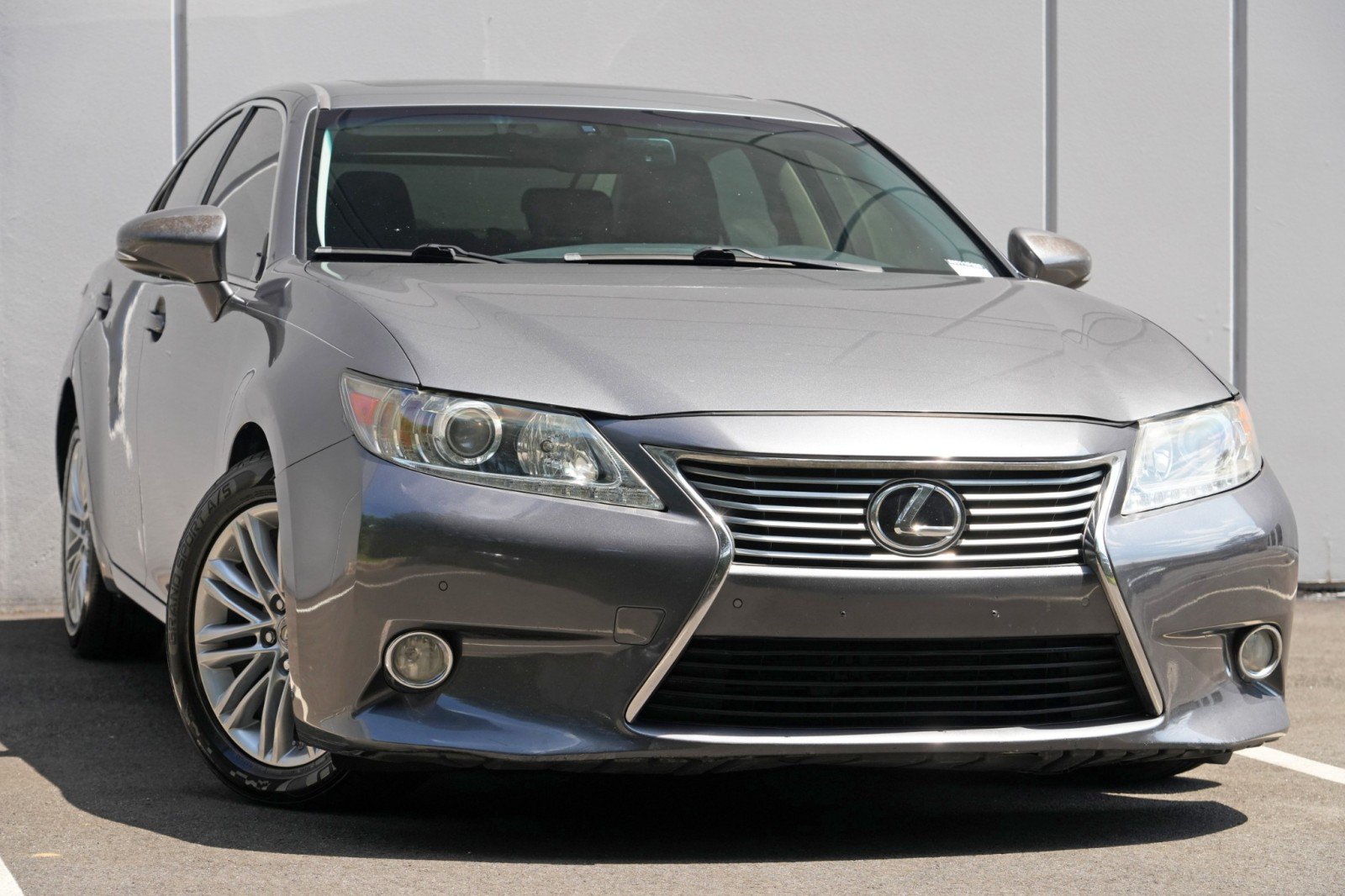 Used 2013 Lexus ES 350 w/ Luxury Pkg FWD image 2