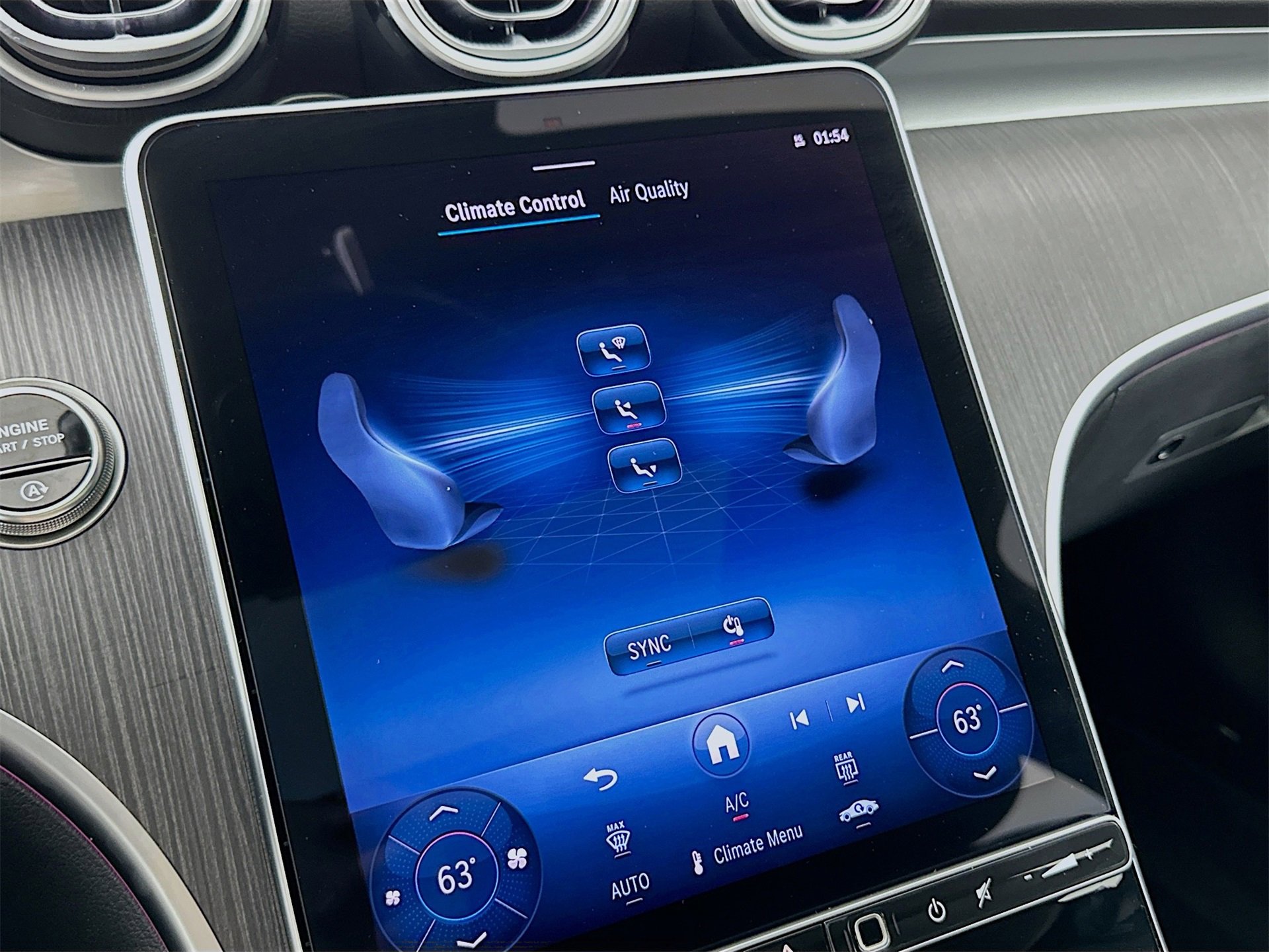 Used 2025 Mercedes-Benz C 300 4MATIC Sedan image 17