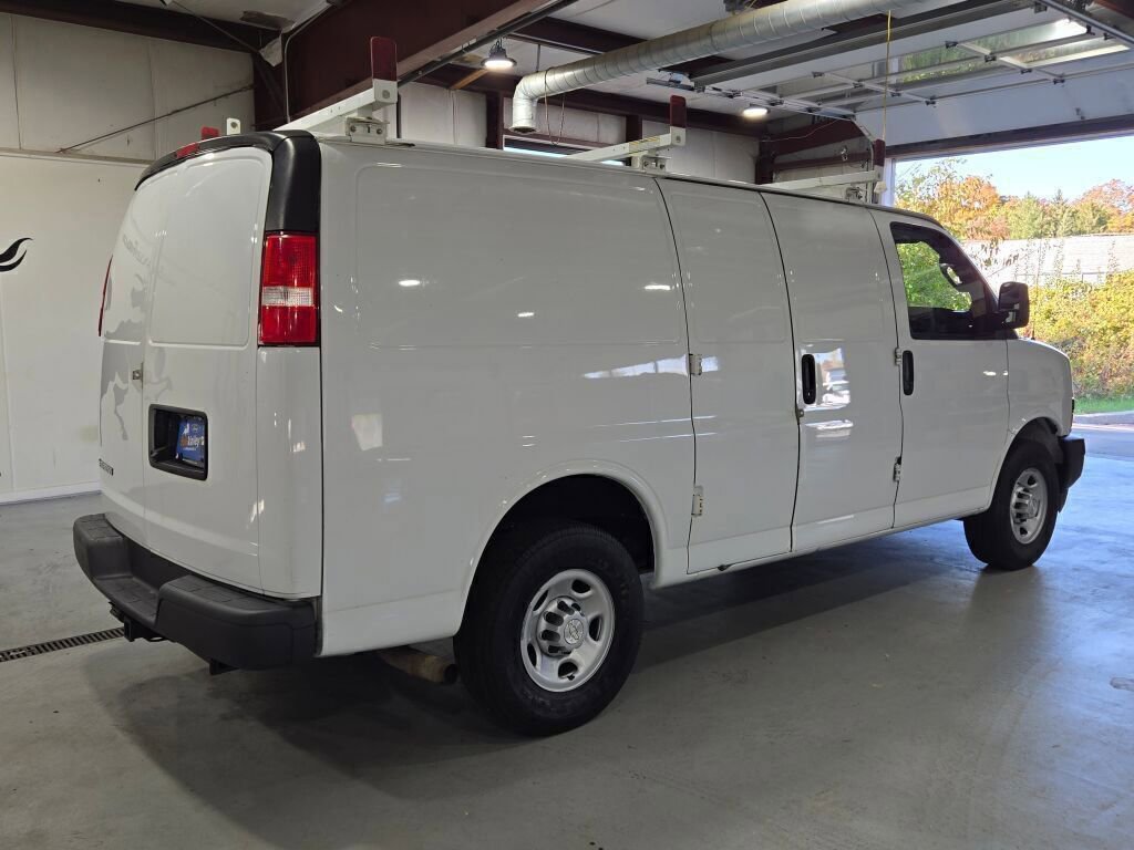 Used 2019 Chevrolet Express 3500 w/ Driver Convenience Package image 15