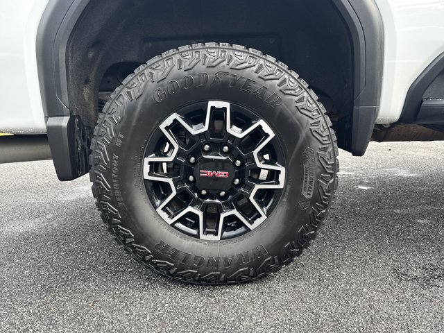 Used 2024 GMC Sierra 2500 AT4 w/ AT4 Premium Plus Package AWD/4WD image 19