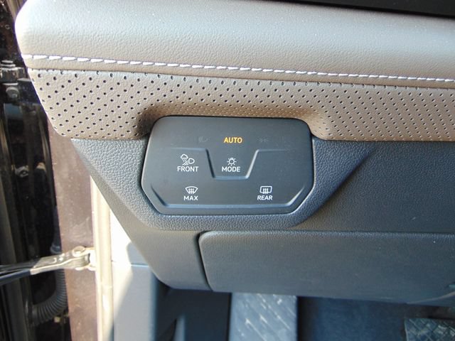 Used 2025 Volkswagen Atlas SEL AWD/4WD image 19