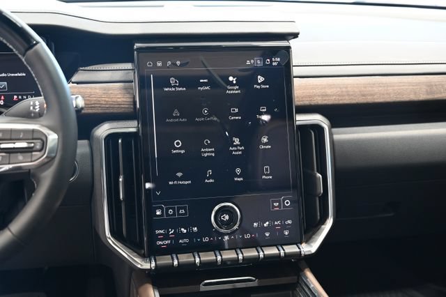 New 2026 GMC Acadia Denali Ultimate w/ LPO, Floor Liner Package AWD/4WD image 15