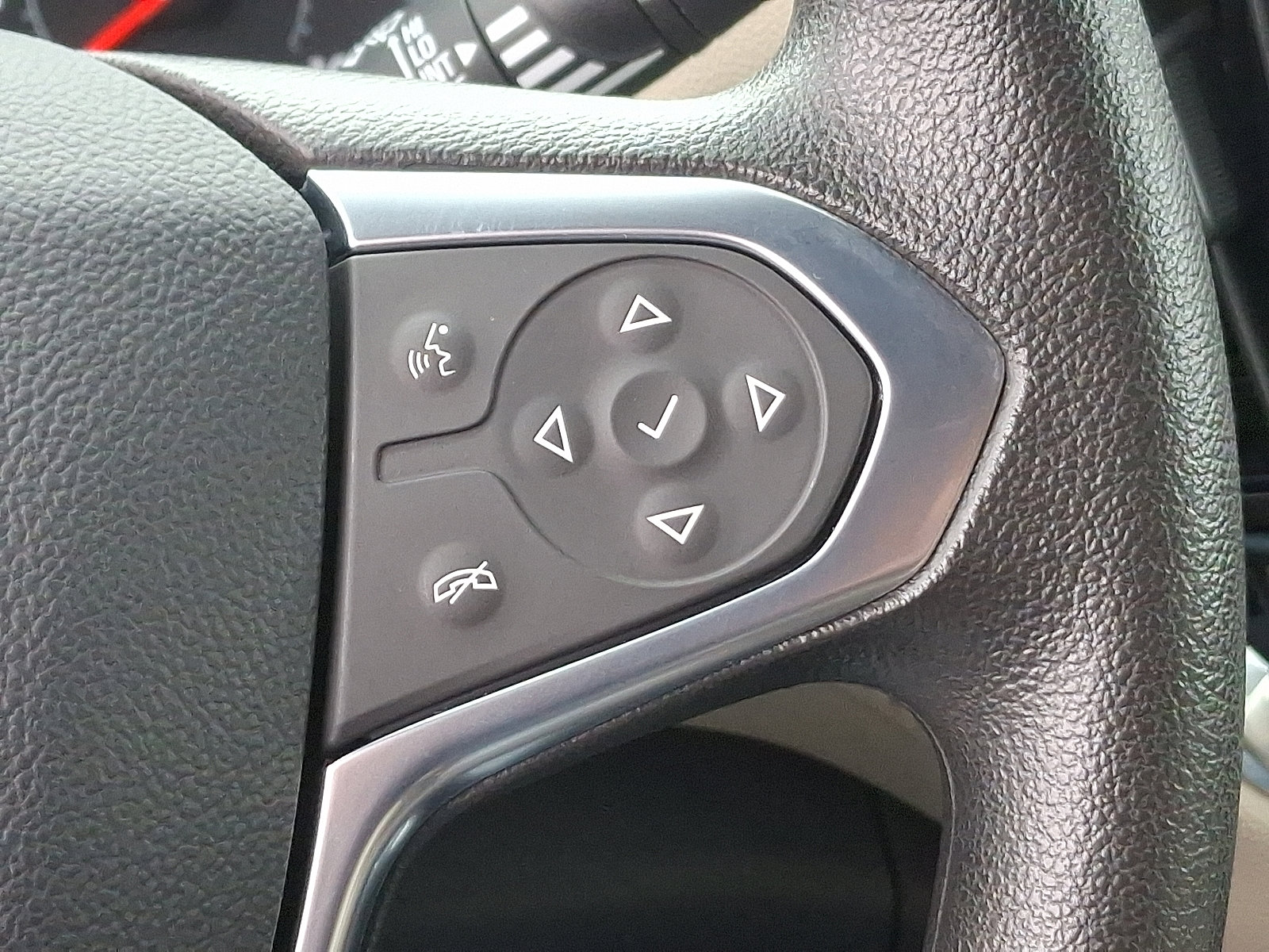 Used 2024 Chevrolet Traverse LS w/ Safety Package image 23