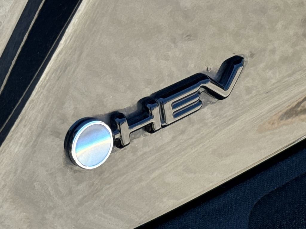 Used 2025 Toyota Camry SE w/ Multimedia Upgrade Package FWD image 9