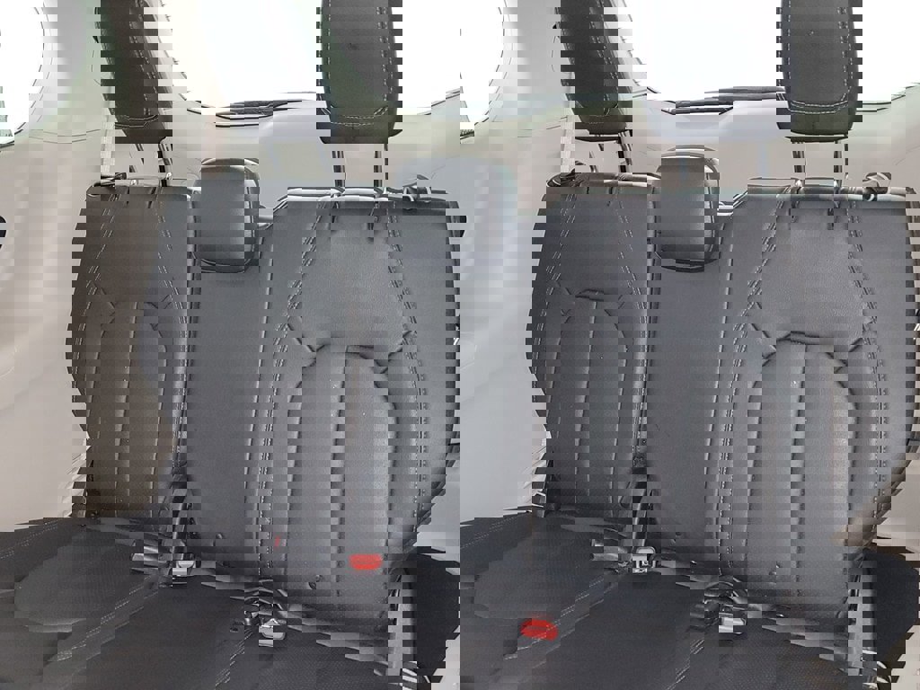 Used 2020 Chrysler Pacifica Touring-L image 13