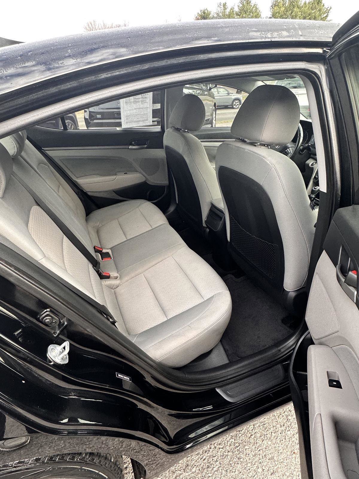 Used 2017 Hyundai Elantra SE w/ SE A/T Tech Package 03 image 10