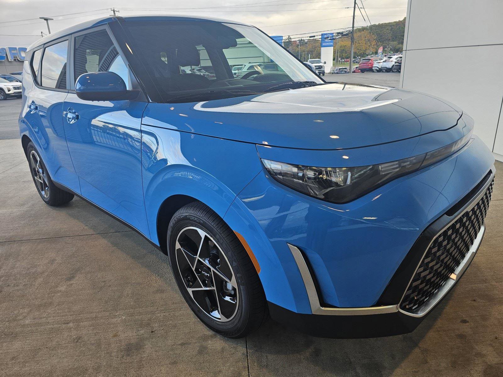 Used 2023 Kia Soul EX image 7