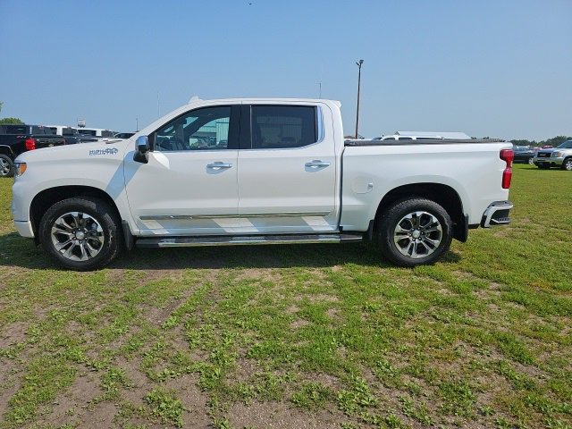 Used 2023 Chevrolet Silverado 1500 High Country image 2