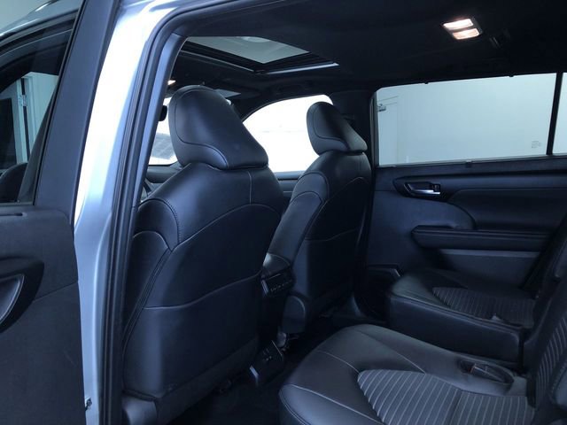 Certified 2025 Toyota Highlander XSE AWD/4WD image 18