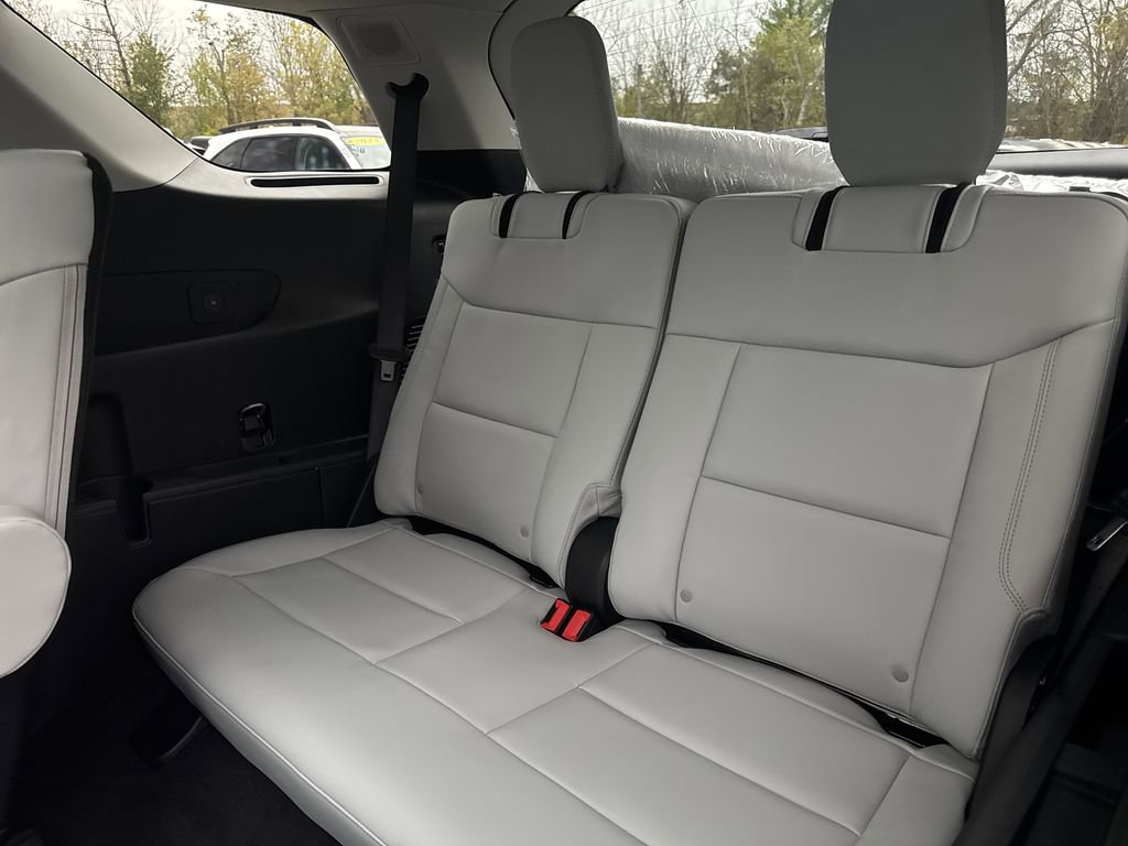 New 2026 Ford Explorer Platinum image 40