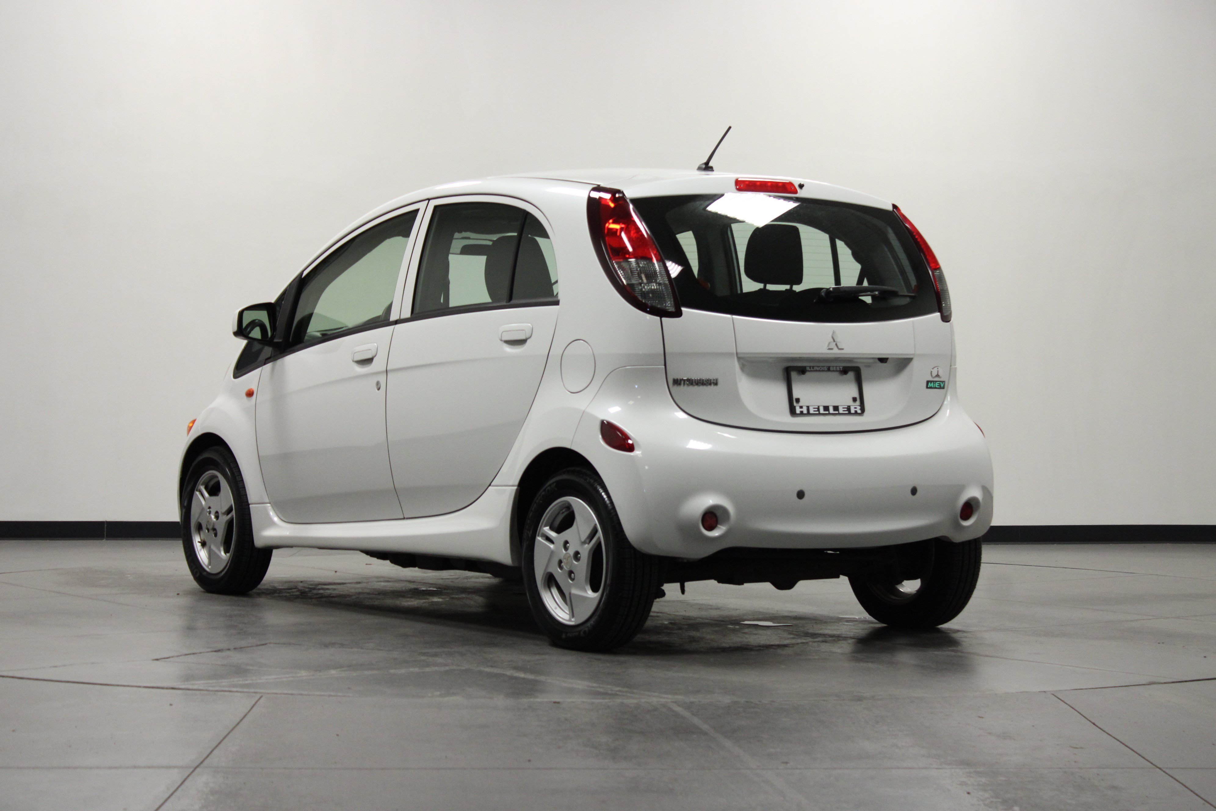 Used 2012 Mitsubishi i ES RWD image 6