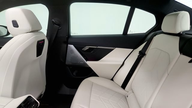 Used 2026 BMW 530i w/ M Sport Package RWD image 42