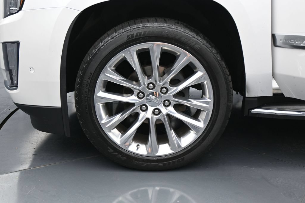 Used 2018 Cadillac Escalade Luxury AWD/4WD image 26