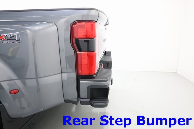 Used 2025 Ford F450 Platinum w/ FX4 Off-Road Package image 50