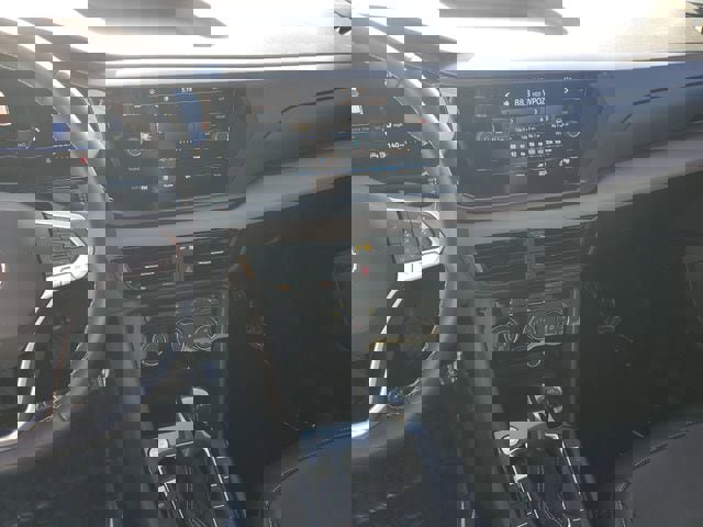 Certified 2023 Volkswagen Taos SE w/ Black Wheel Package FWD image 24