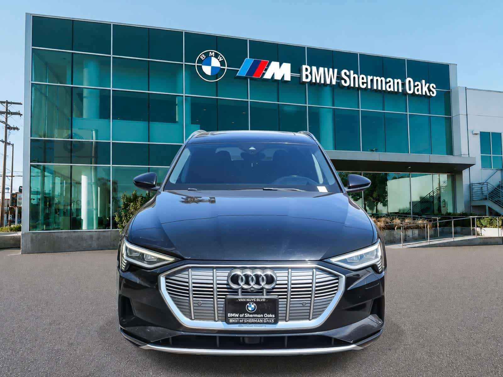Used 2019 Audi e-tron Prestige w/ Prestige Package AWD/4WD image 2